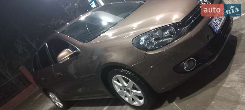 Універсал Volkswagen Golf 2011 в Луцьку