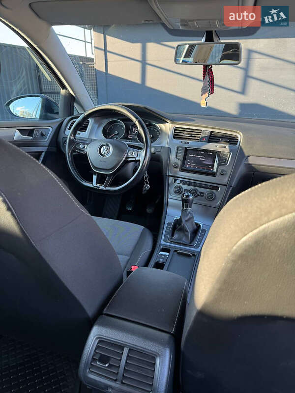 Універсал Volkswagen Golf 2015 в Луцьку