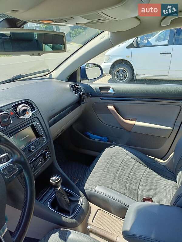 Универсал Volkswagen Golf 2011 в Черкассах