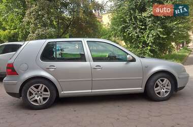 Хетчбек Volkswagen Golf 2002 в Івано-Франківську