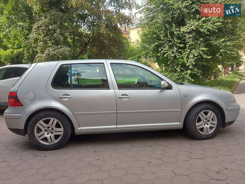 Volkswagen Golf 2002