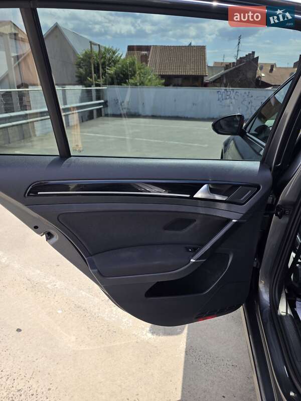 Хэтчбек Volkswagen Golf 2017 в Мукачево