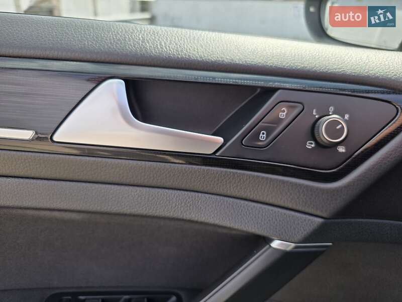 Хэтчбек Volkswagen Golf 2017 в Мукачево