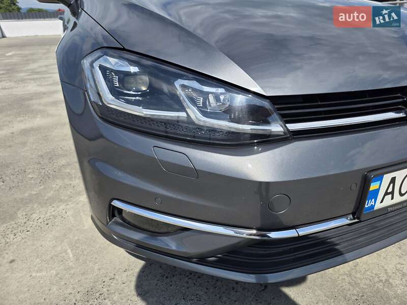 Хэтчбек Volkswagen Golf 2017 в Мукачево