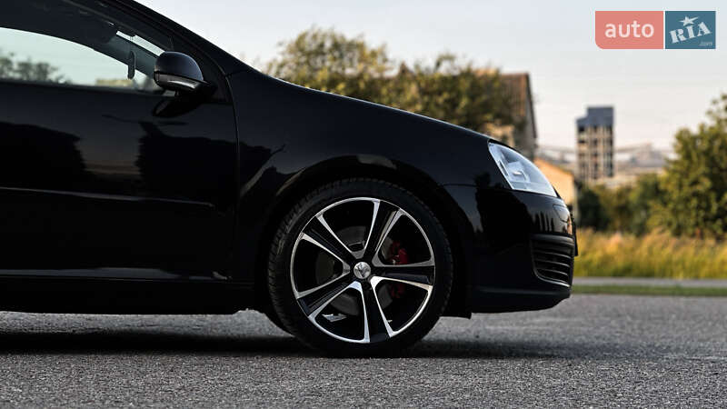 Хетчбек Volkswagen Golf 2007 в Дубні