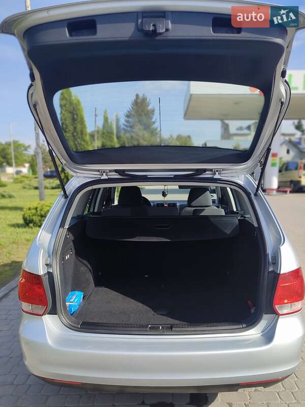 Універсал Volkswagen Golf 2009 в Самборі