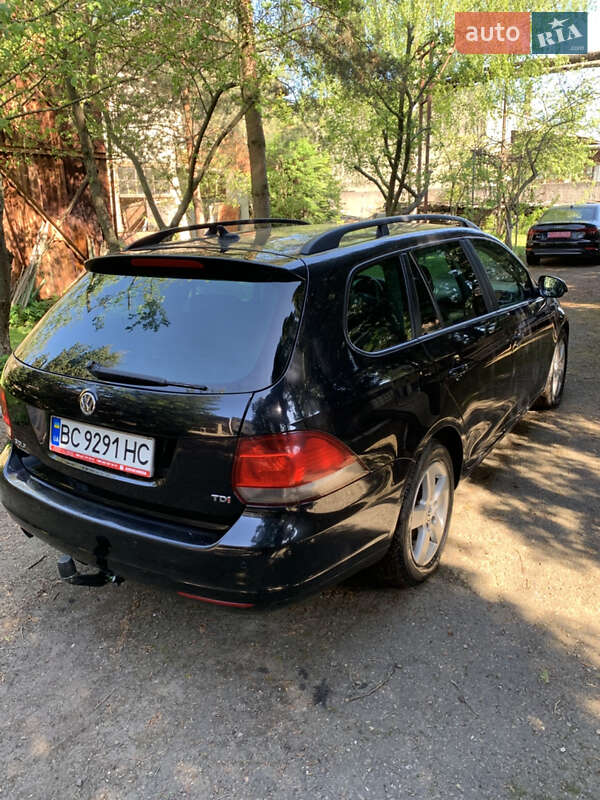 Універсал Volkswagen Golf 2013 в Самборі