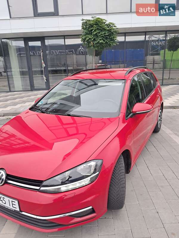 Универсал Volkswagen Golf 2019 в Ивано-Франковске