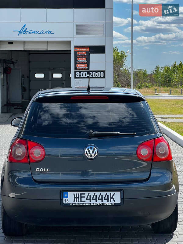 Хетчбек Volkswagen Golf 2006 в Миколаєві