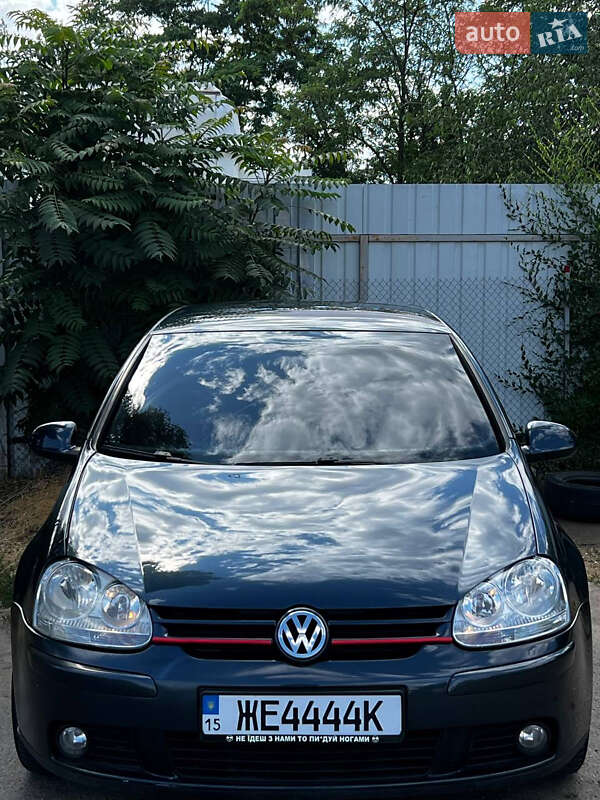 Хетчбек Volkswagen Golf 2006 в Миколаєві