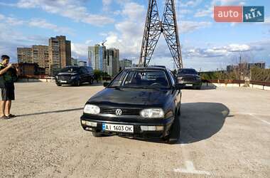 Хетчбек Volkswagen Golf 1997 в Києві