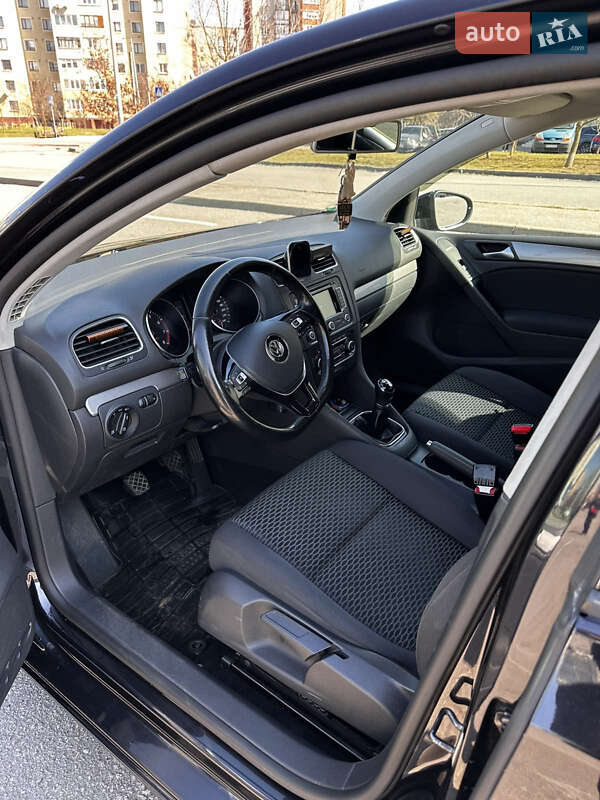 Хетчбек Volkswagen Golf 2009 в Івано-Франківську