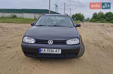 Універсал Volkswagen Golf 2001 в Києві