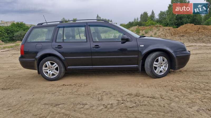 Универсал Volkswagen Golf 2001 в Киеве