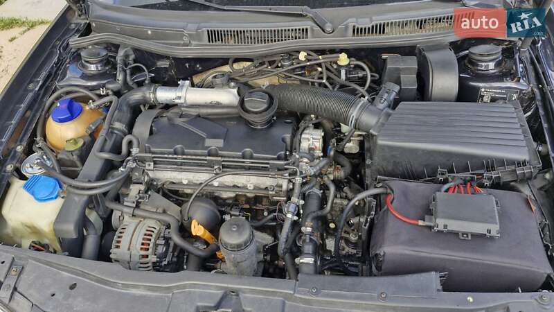 Универсал Volkswagen Golf 2001 в Киеве