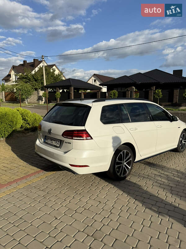 Універсал Volkswagen Golf 2018 в Луцьку