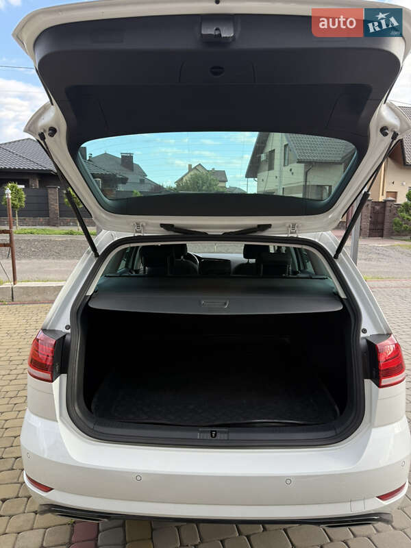 Універсал Volkswagen Golf 2018 в Луцьку