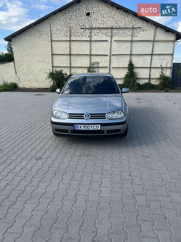 Хэтчбек Volkswagen Golf 2002 в Хмельницком