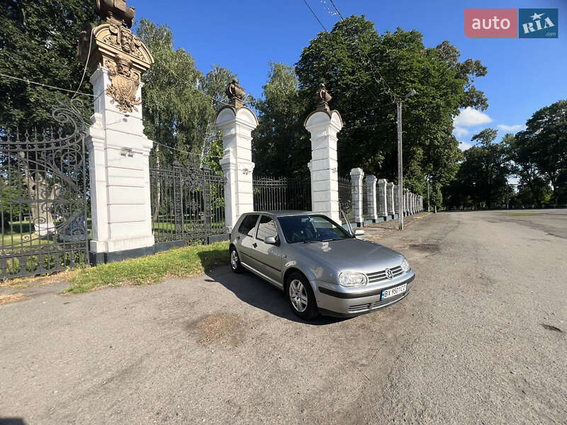 Хэтчбек Volkswagen Golf 2002 в Хмельницком