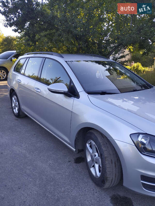 Універсал Volkswagen Golf 2013 в Золочеві