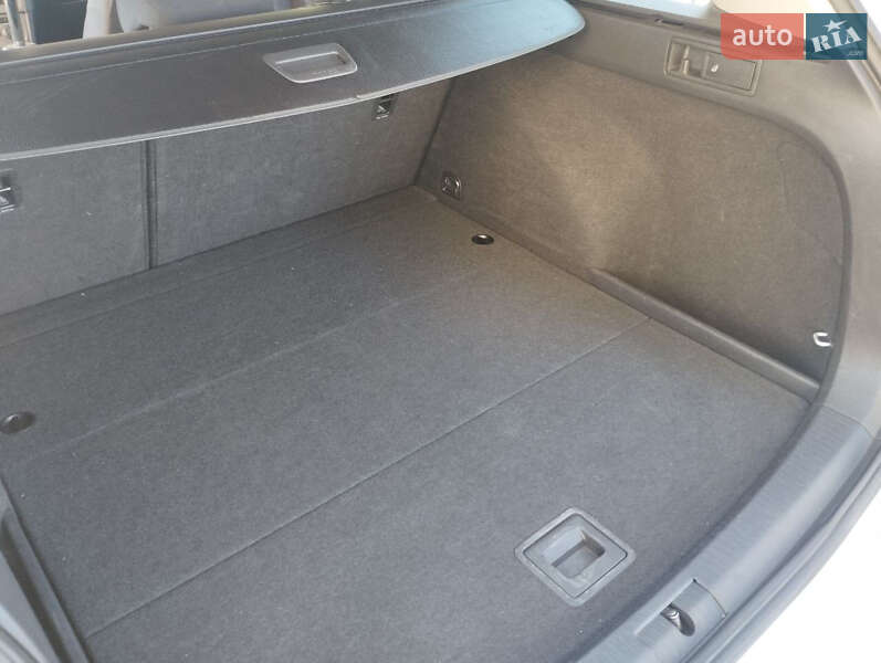 Універсал Volkswagen Golf 2013 в Золочеві