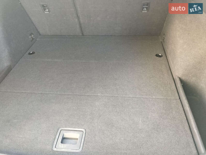 Універсал Volkswagen Golf 2013 в Золочеві