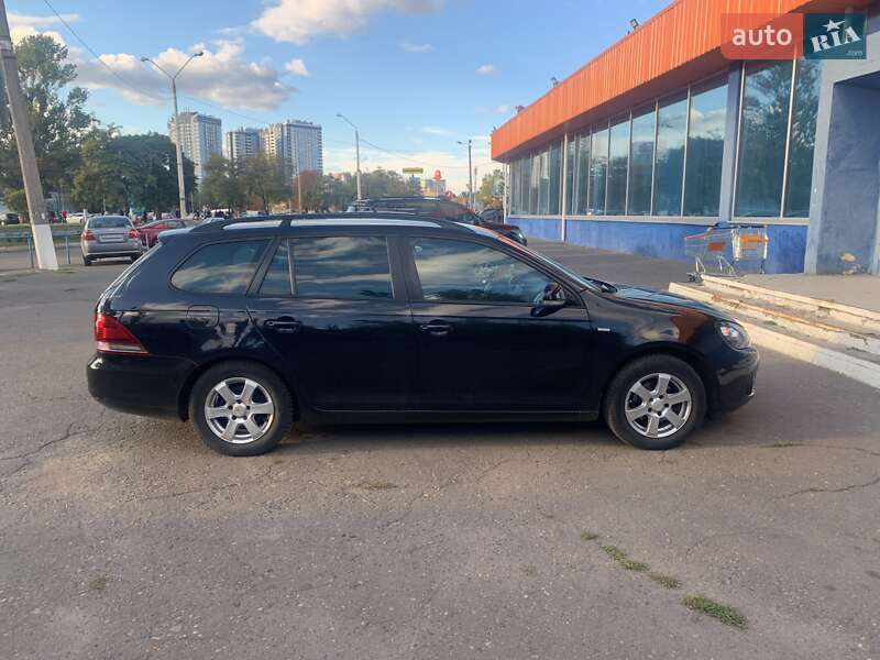 Універсал Volkswagen Golf 2012 в Одесі