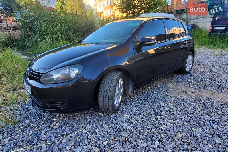 Хэтчбек Volkswagen Golf 2010 в Хмельницком