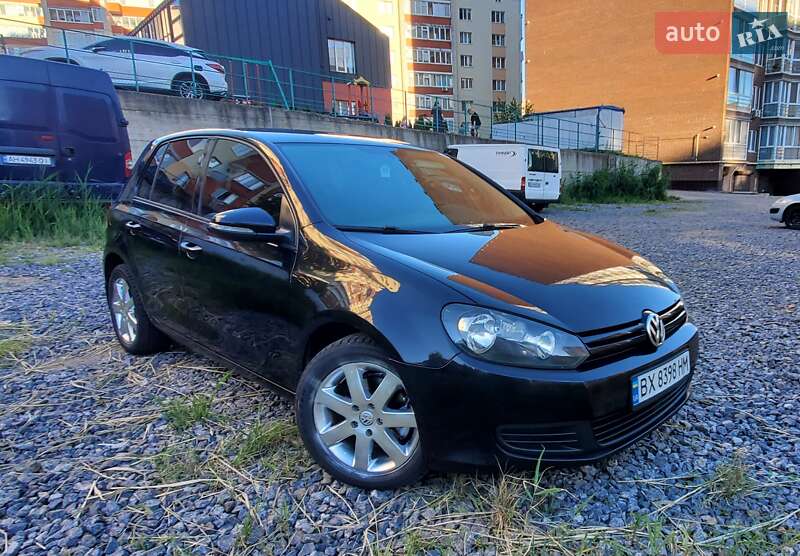 Хэтчбек Volkswagen Golf 2010 в Хмельницком