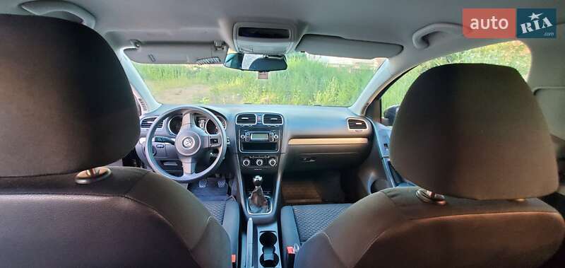 Хэтчбек Volkswagen Golf 2010 в Хмельницком