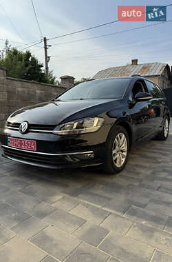 Универсал Volkswagen Golf 2019 в Ровно
