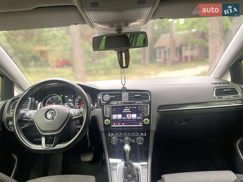 Универсал Volkswagen Golf 2014 в Василькове