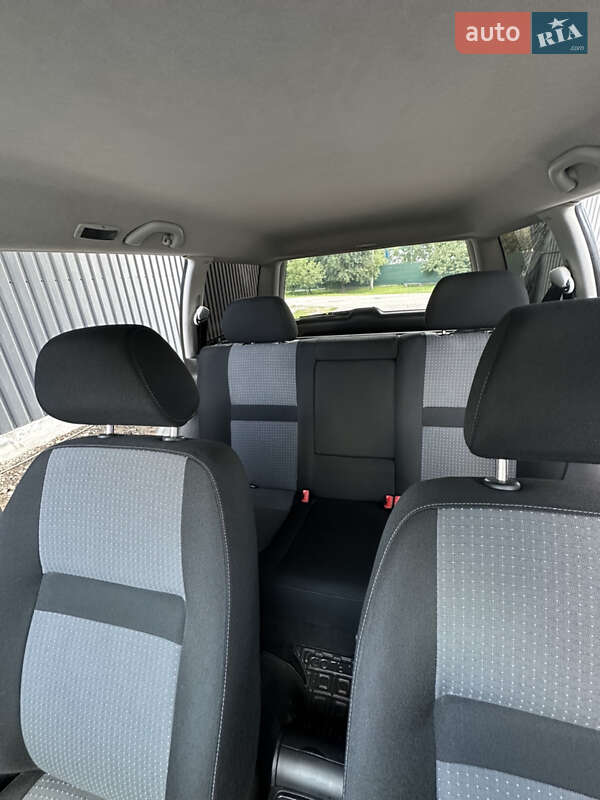 Універсал Volkswagen Golf 2004 в Заводське