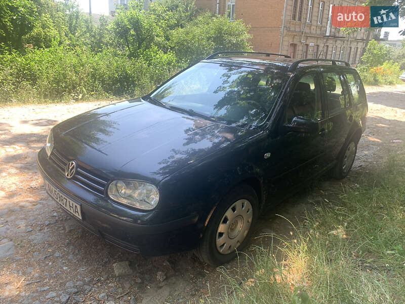 Універсал Volkswagen Golf 2002 в Бердичеві