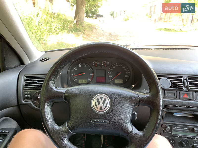 Універсал Volkswagen Golf 2002 в Бердичеві