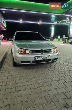 Хэтчбек Volkswagen Golf 2001 в Белых Ославах