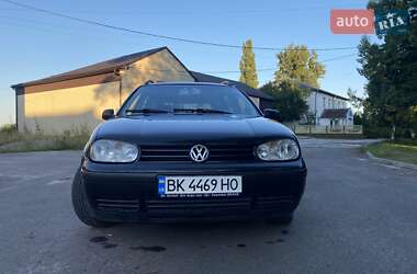 Универсал Volkswagen Golf 2001 в Заречном