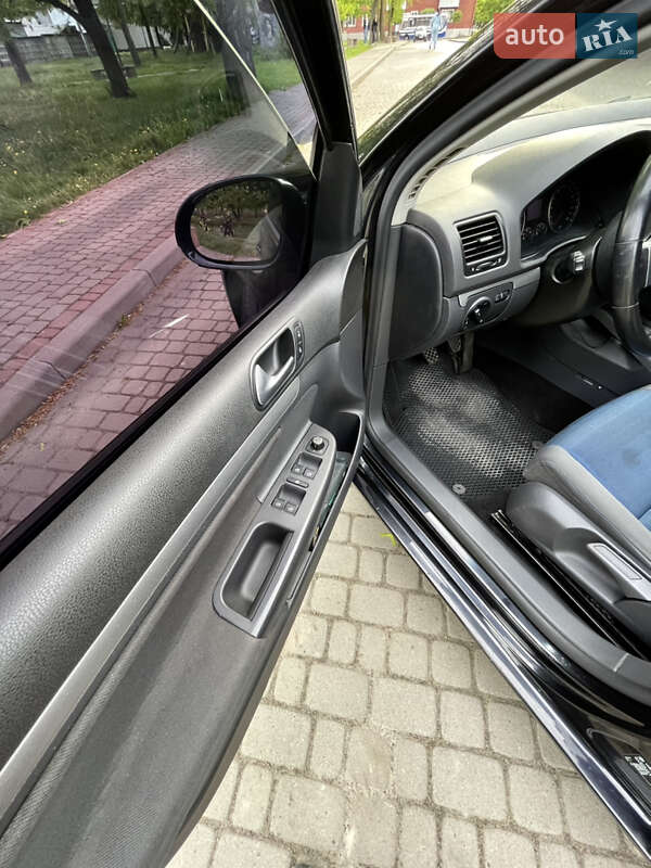 Хэтчбек Volkswagen Golf 2007 в Добротворе