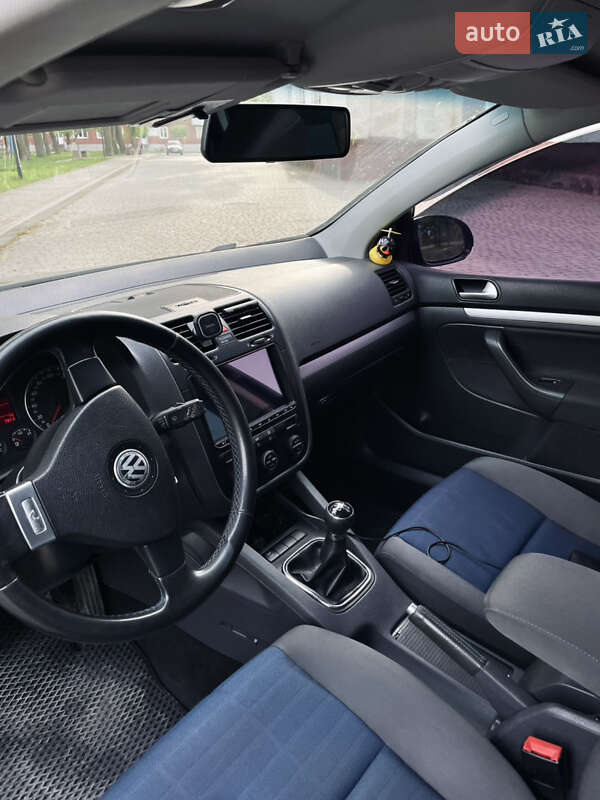 Хэтчбек Volkswagen Golf 2007 в Добротворе