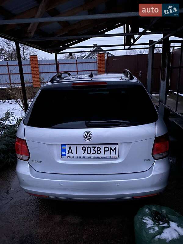 Универсал Volkswagen Golf 2011 в Киеве