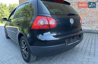 Хетчбек Volkswagen Golf 2006 в 