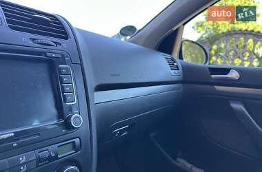 Хетчбек Volkswagen Golf 2006 в 