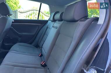 Хетчбек Volkswagen Golf 2006 в 