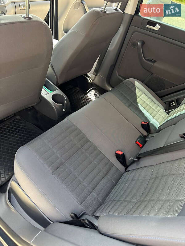 Хетчбек Volkswagen Golf 2007 в Яворові