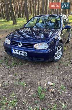 Хэтчбек Volkswagen Golf 2003 в Сумах