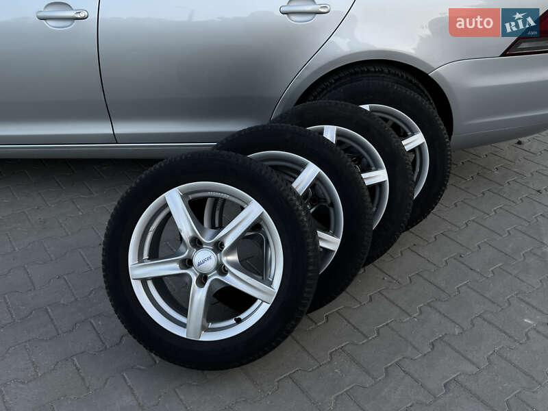Универсал Volkswagen Golf 2010 в Кременце