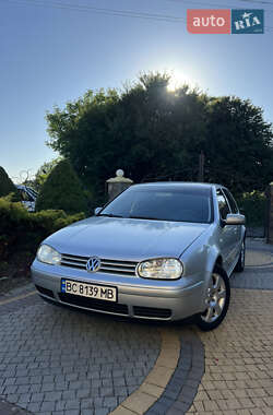 Хэтчбек Volkswagen Golf 2003 в Стрые