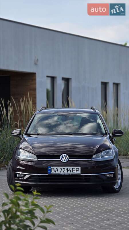 Універсал Volkswagen Golf 2017 в Кропивницькому