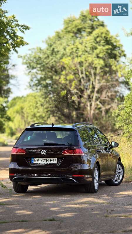 Універсал Volkswagen Golf 2017 в Кропивницькому