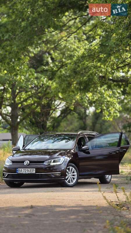 Універсал Volkswagen Golf 2017 в Кропивницькому